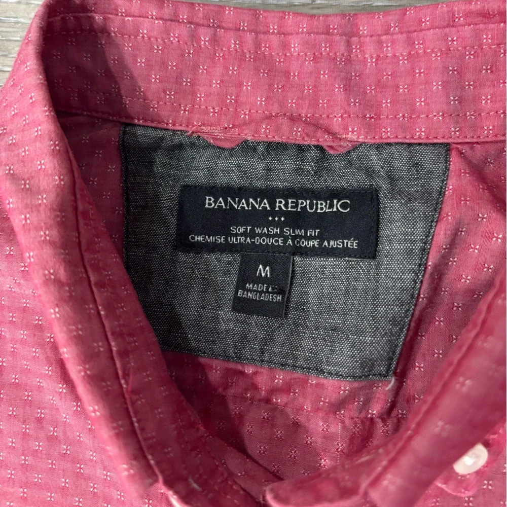 Banana Republic Dress Shirt Red Soft Wash Slim Fit Sz M Long Sleeve Preppy